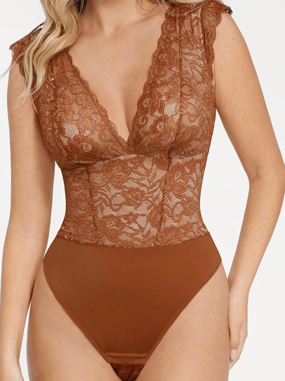 Shapewear V-neck Sleeveless
Sculpting Lace Bodysuit